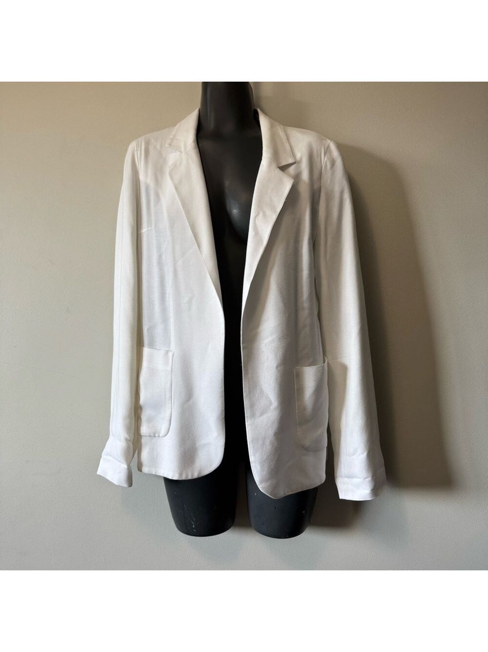Aritzia x Talula Kent Blazer in White Blazer Lightweight Suit Jacket size 4